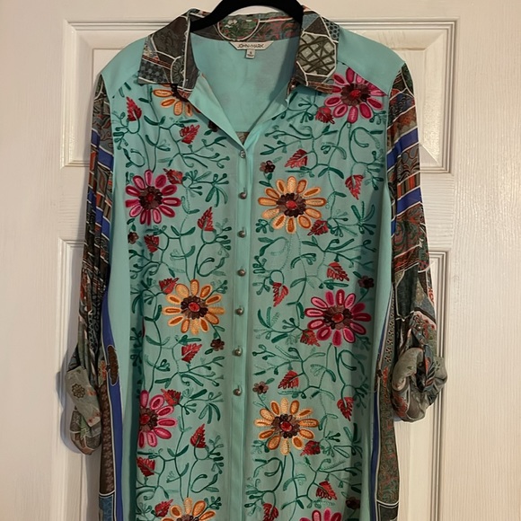 Tunic length button up blouse - Picture 2 of 8